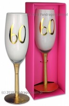 Urodzinowy kieliszek do szampana w kartoniku - 60