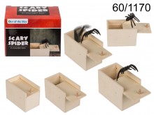 Wyskakujący pająk w drewnianym pudełku