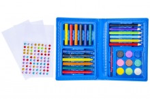 Art set with crayons and paints - pirates