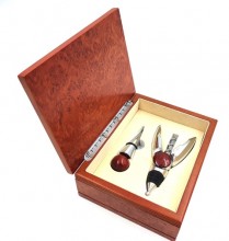 Exclusive wine set in a wooden box - 2 pieces