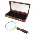 Reading magnifier - magnifying glass in an elegant box