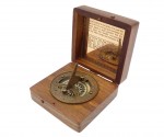 Kompas z zegarem słonecznym Gilbert w obudowie drewnianej