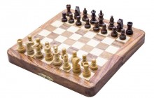 Magnetic wooden chess