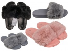 Cozy slippers with fur