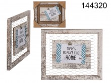 Wooden frame for 1 photo with a metal grid