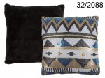 :Dekoracyjna poduszka w stylu etno (wzór II)